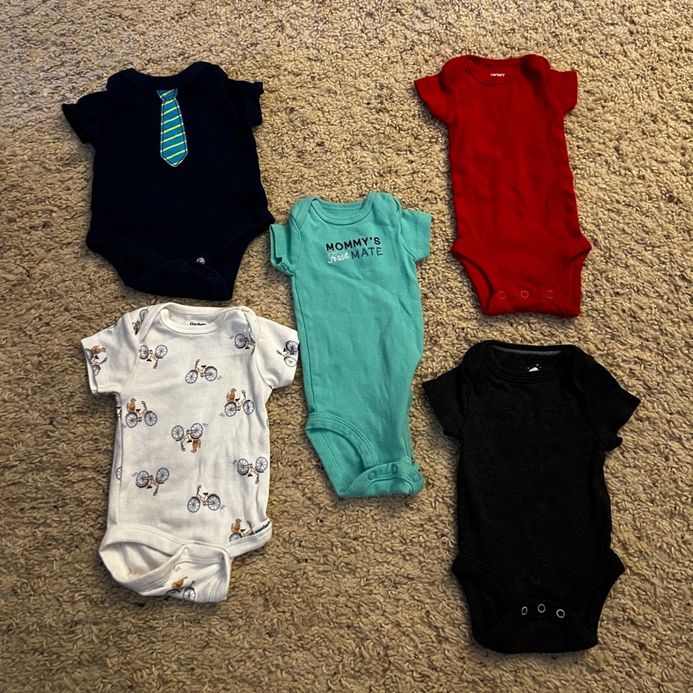 Newborn boy summer clothes bundle - Picture 2 of 3